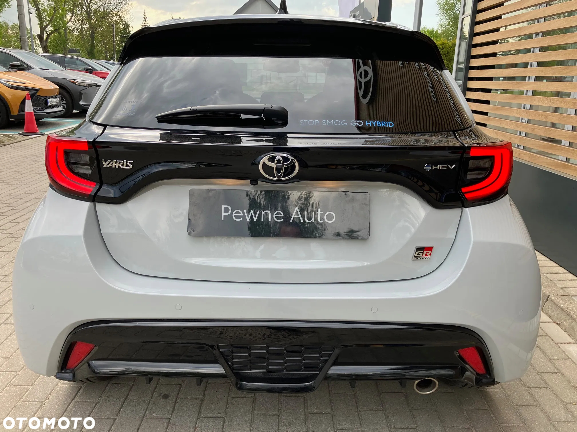 Toyota Yaris Hybrid 1.5 GR Sport - 6