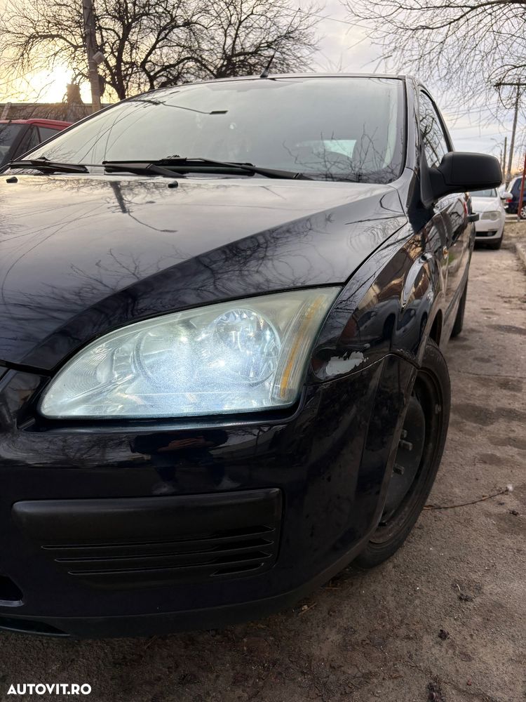Ford Focus 1.6i 16V - 8