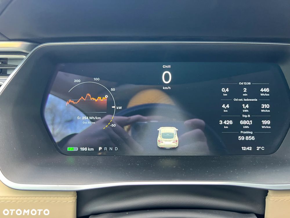Tesla Model S 70 D - 10