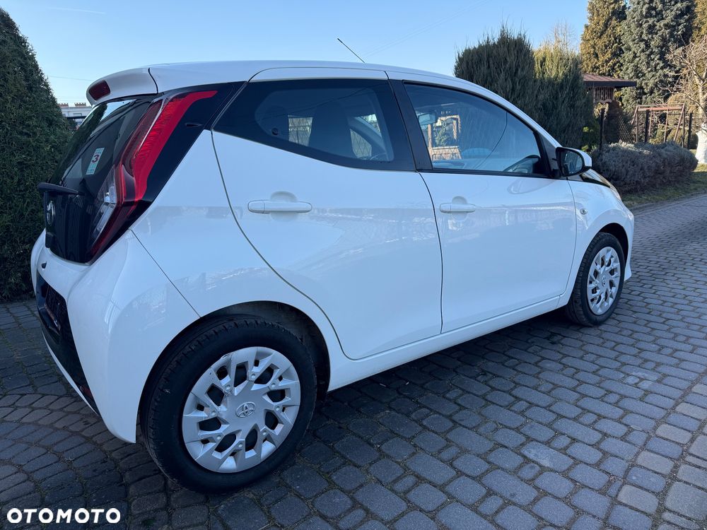 Toyota Aygo x-play connect - 30