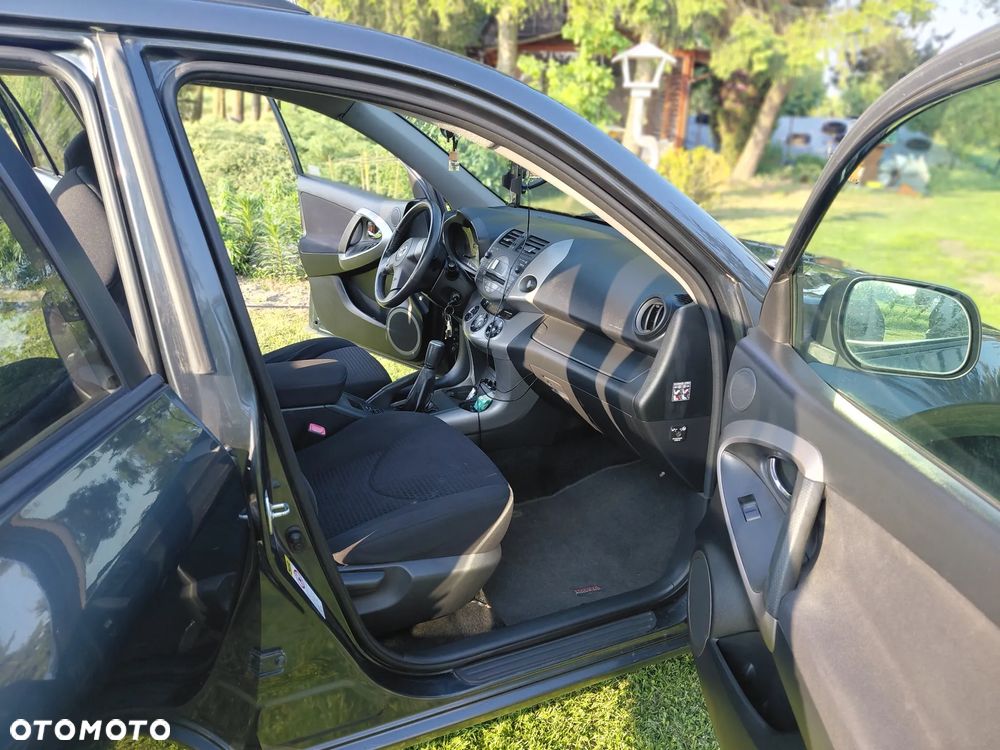 Toyota RAV4 - 3