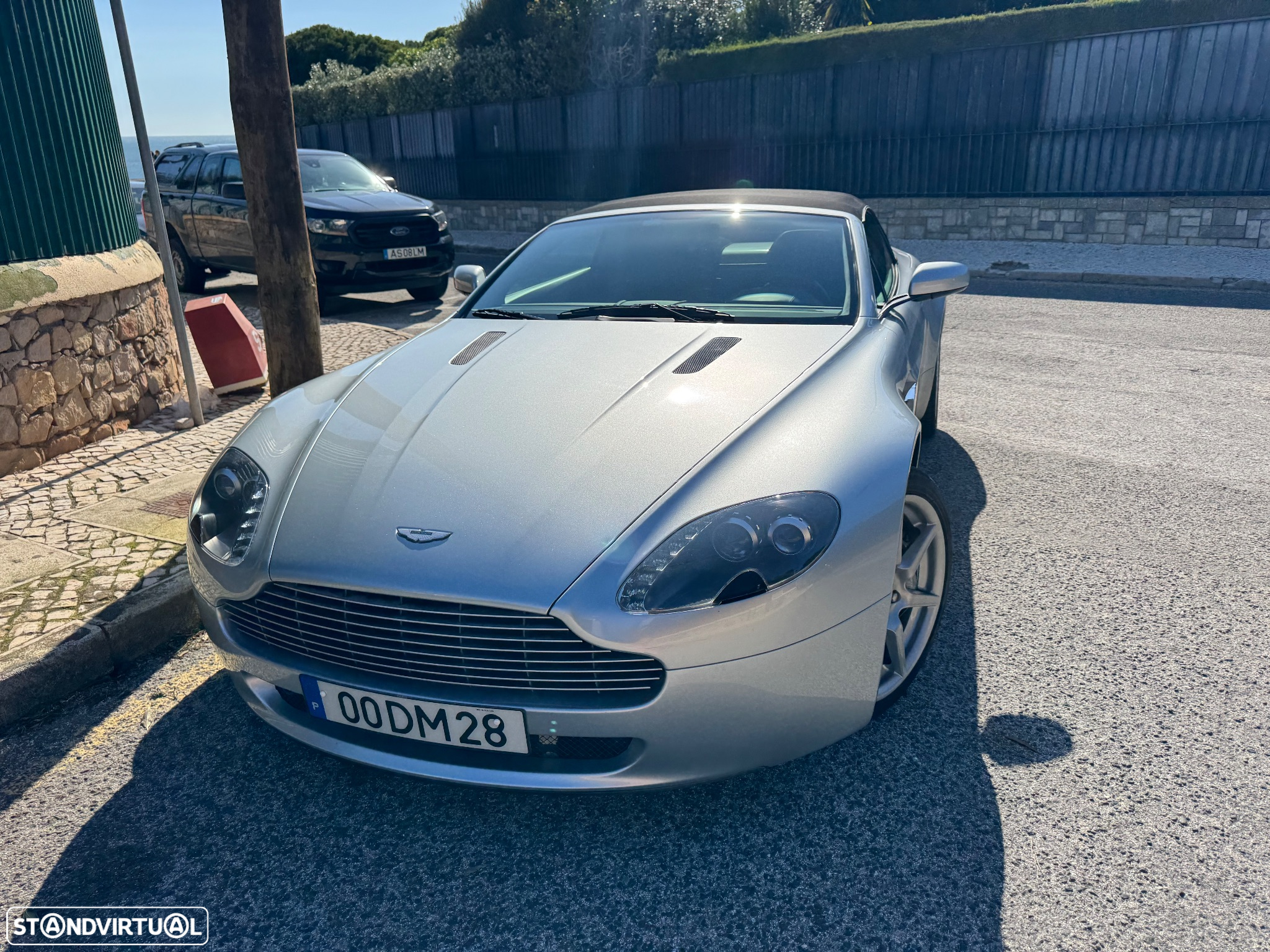 Aston Martin Vantage Roadster - 33