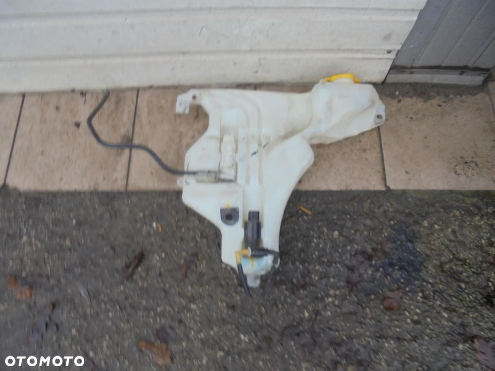 Freemont zbiornik płynu spryskiwacza - 2