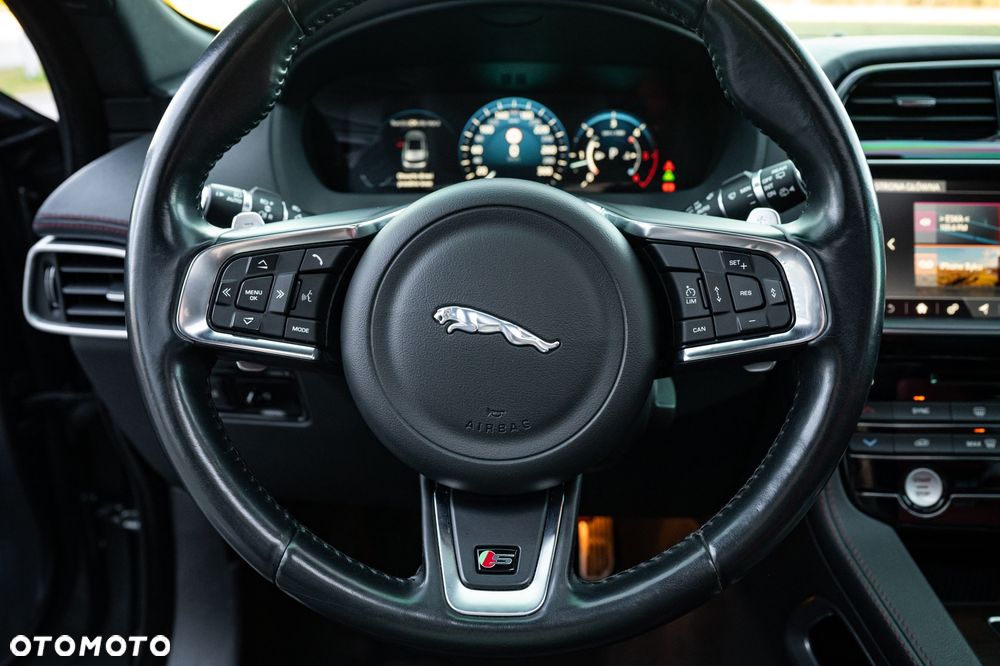 Jaguar F-Pace 3.0 TDV6 AWD S - 22