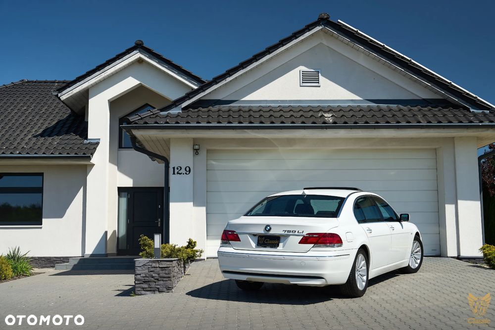 BMW Seria 7 750i L - 39