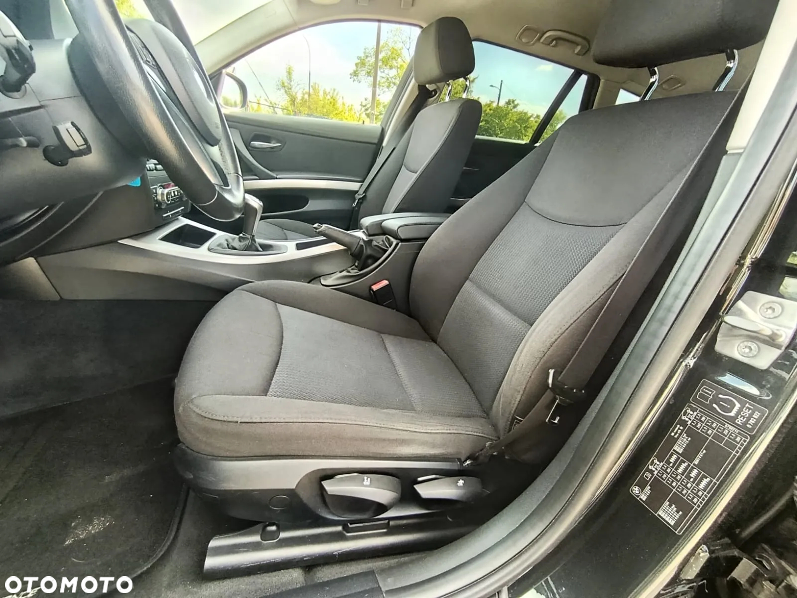 BMW Seria 3 320i Touring - 17
