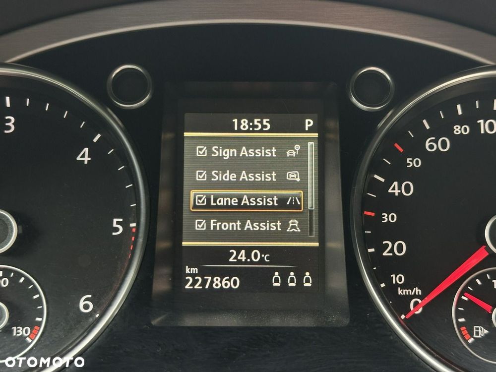Volkswagen Passat - 38