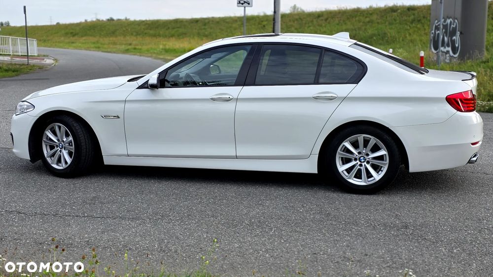 BMW Seria 5 528i Sport-Aut - 8