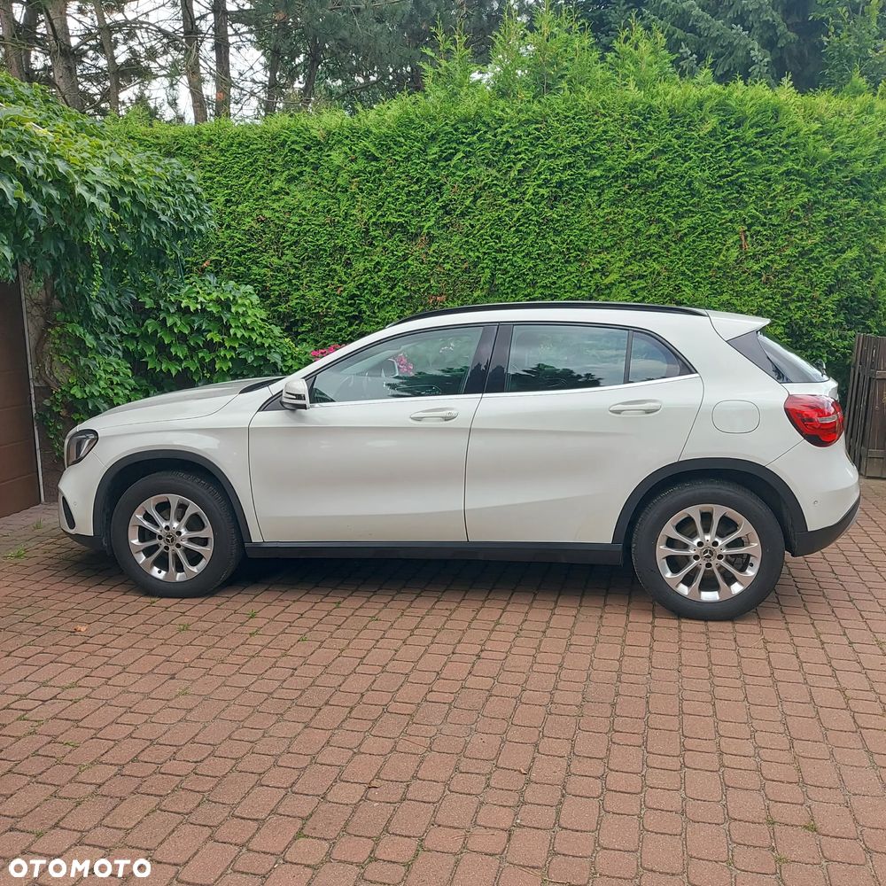 Mercedes-Benz GLA - 3