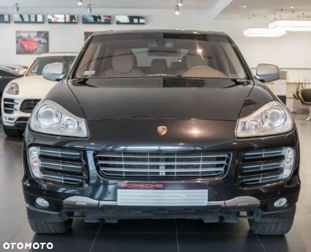Porsche Cayenne - 2