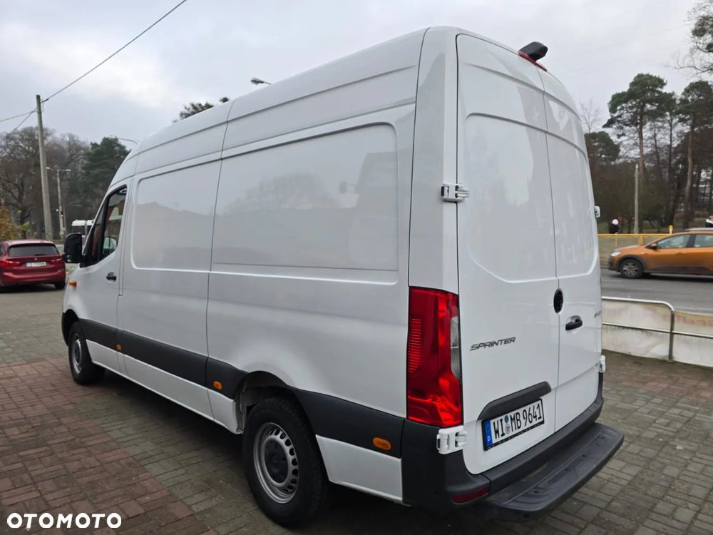 Mercedes-Benz Sprinter - 3