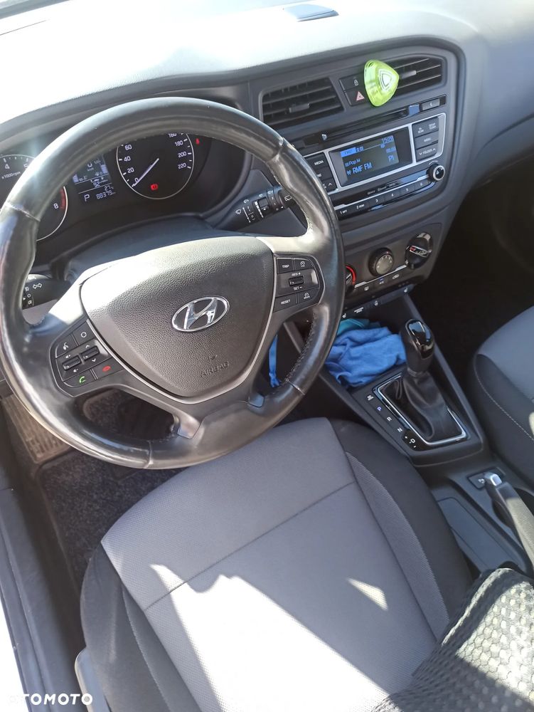 Hyundai i20 1.4 Automatik Style - 10