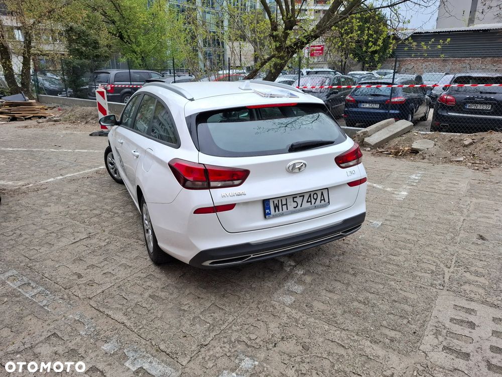 Hyundai i30 1.5 DPI Modern - 1