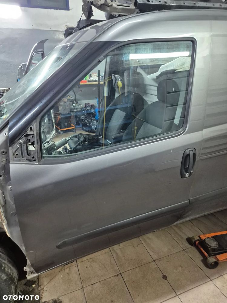 DRZWI LEWE PRZÓD 695 A OPEL COMBO D FIAT DOBLO II 10-22r. - 1