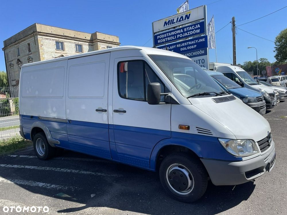 Mercedes-Benz Sprinter - 2
