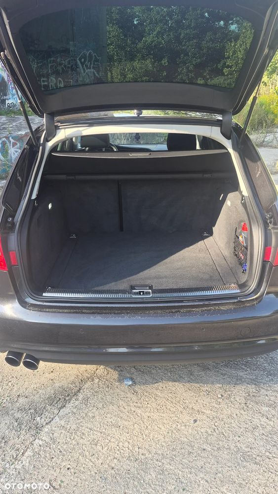 Audi A4 Avant 2.0 TDI DPF clean diesel multitronic S line Sportpaket - 13