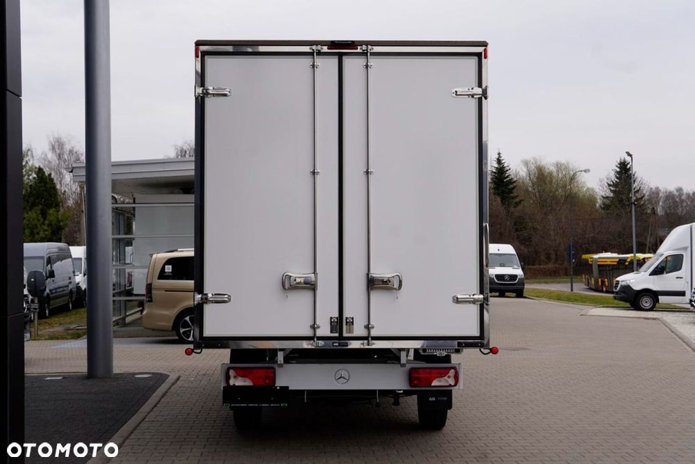 Mercedes-Benz Sprinter - 6