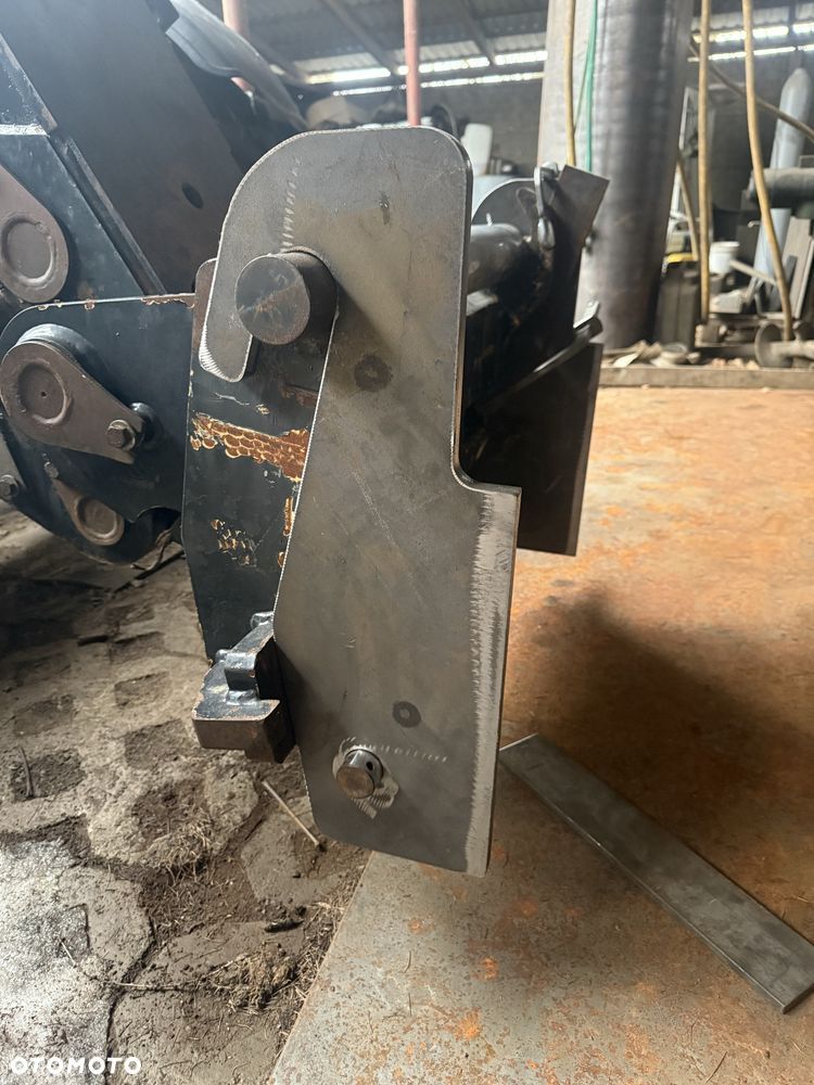 Adapter mocowanie haki New Holland - 1