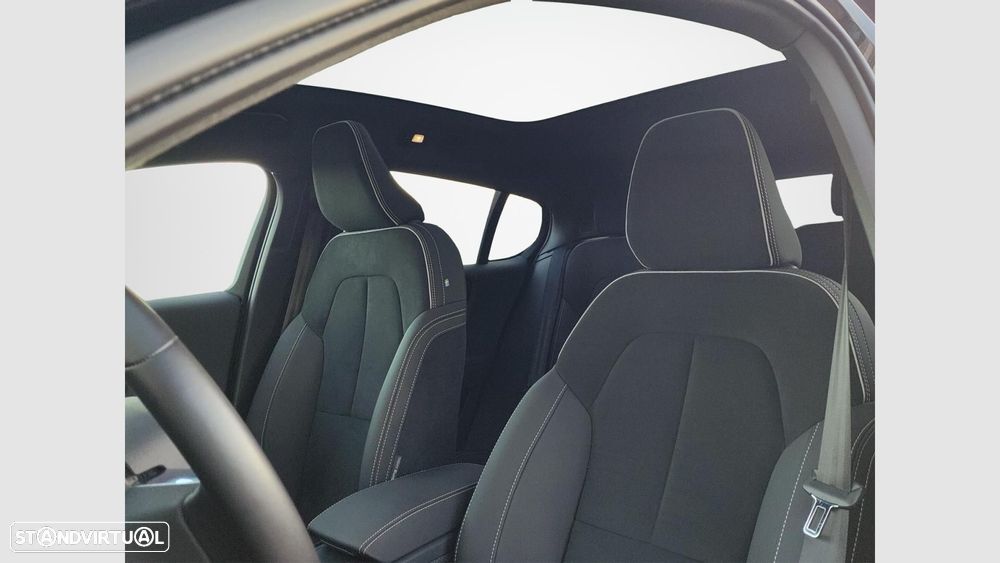 Volvo EC40 82 kWh Twin Motor Performance Black Edition - 11