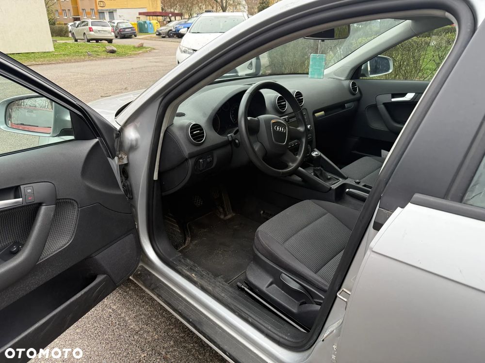 Audi A3 Sportback 1.6 Attraction - 6