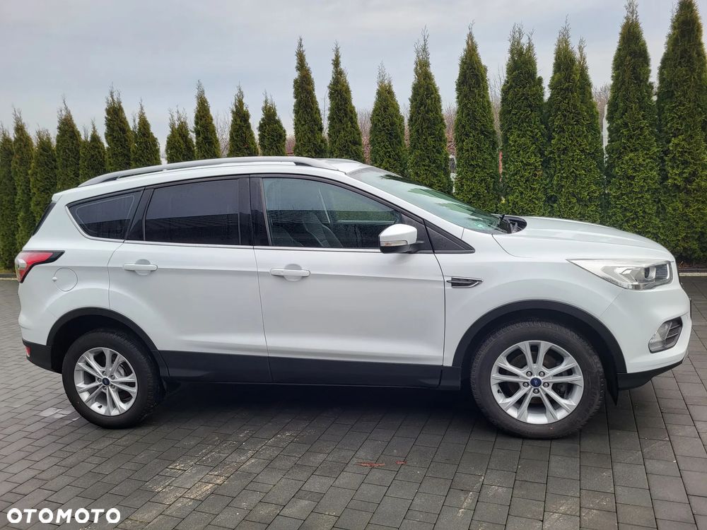 Ford Kuga 1.5 EcoBoost 2x4 Titanium - 4