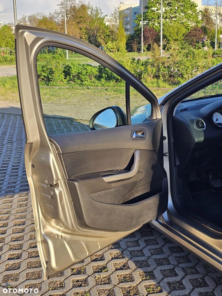 Peugeot 308 - 24