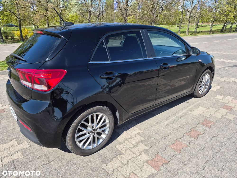 Kia Rio 1.2 L - 3