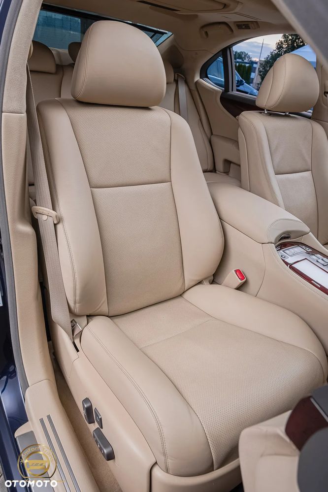 Lexus LS - 13