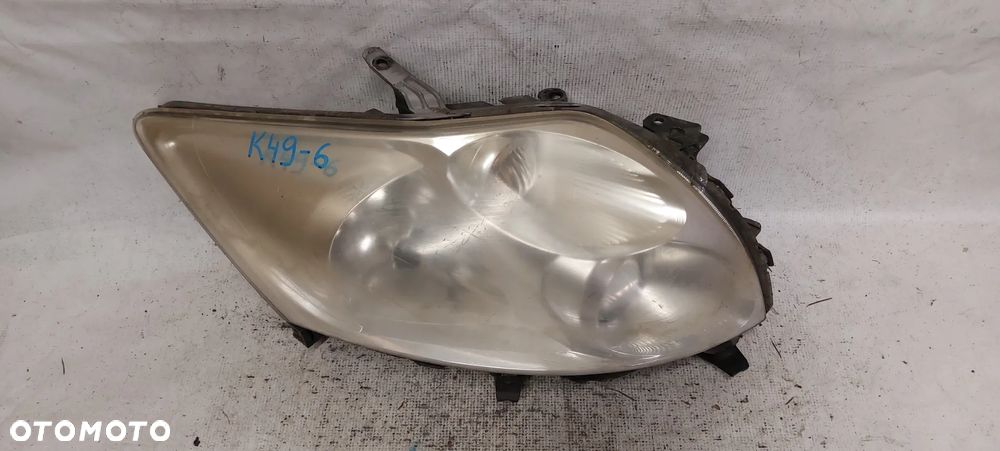 .  PRZOD PRZEDNIA LAMPA PRAWA TOYOTA AURIS E15 - 2