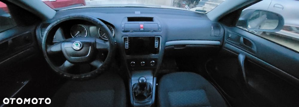Skoda Octavia 1.6 Tour - 23