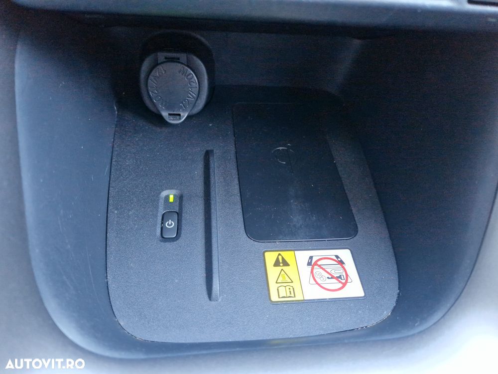 Toyota Yaris 1.5 VVT-i HSD Exclusive Style - 20