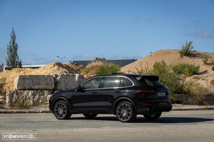 Porsche Cayenne S E-Hybrid - 13