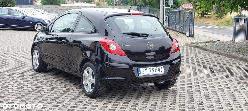 Opel Corsa - 32