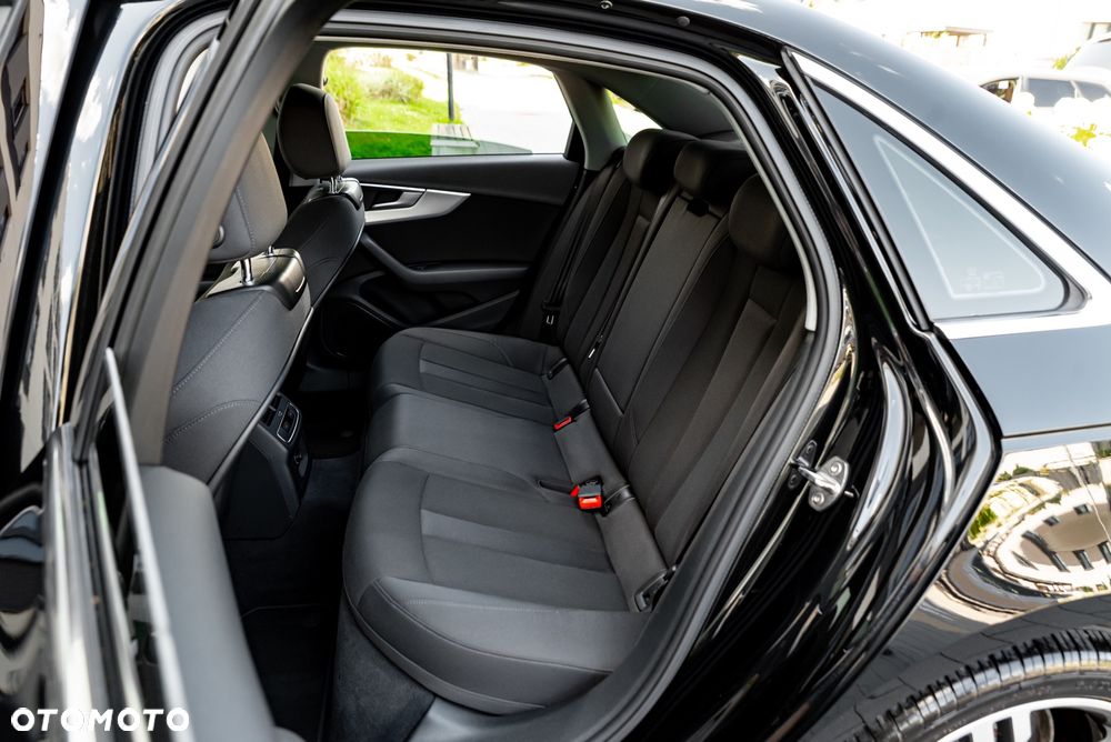 Audi A4 Limousine 35 TFSI S tronic S line - 18