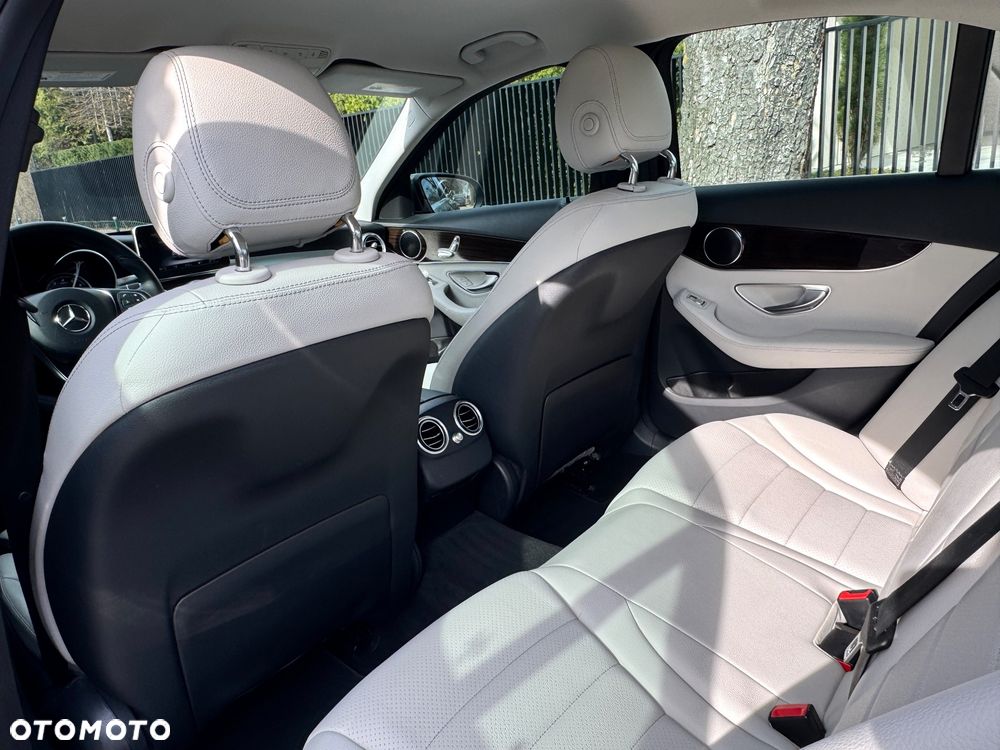 Mercedes-Benz Klasa C 300 7G-TRONIC Exclusive - 11