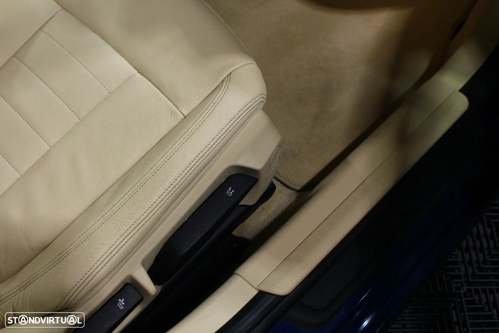 BMW 330 e Line Luxury Auto - 19