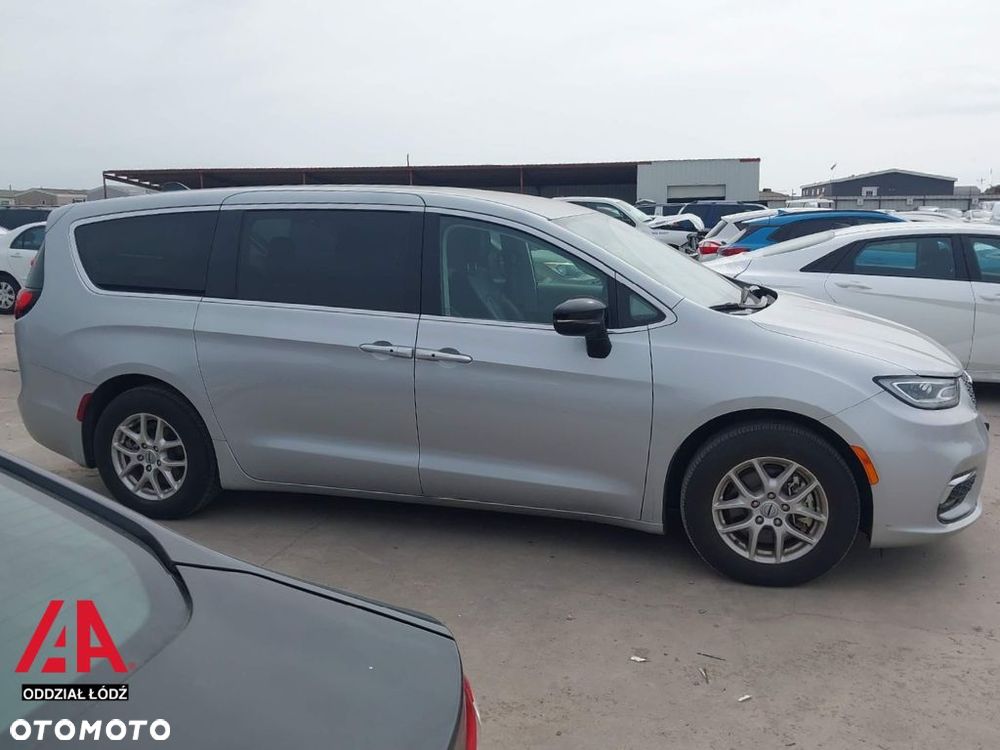 Chrysler Pacifica - 9