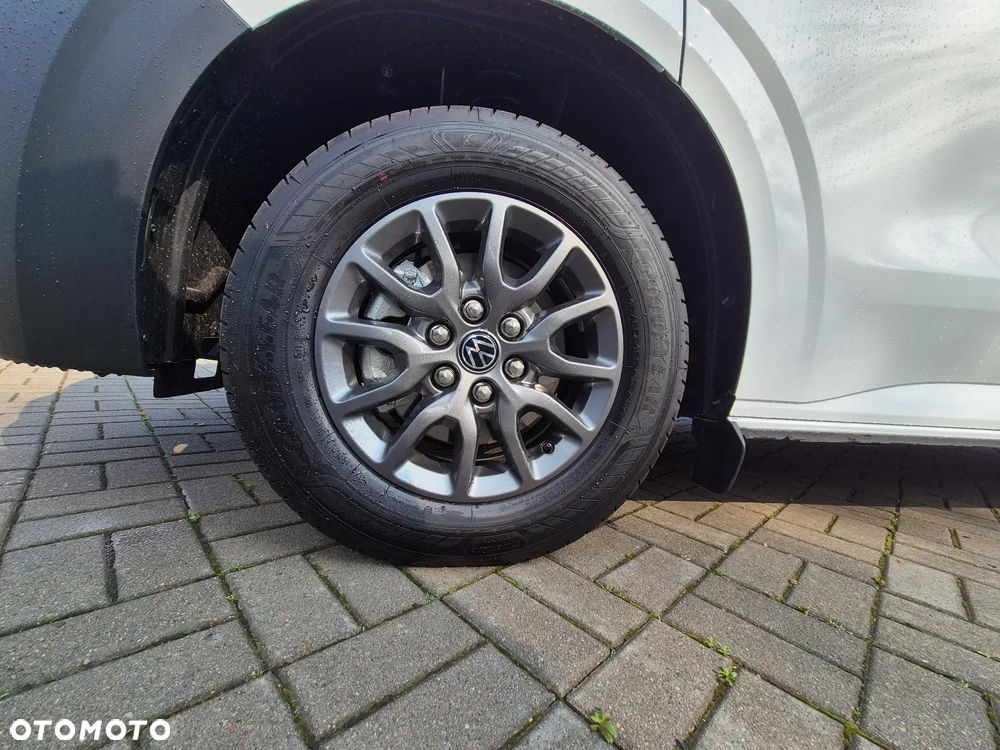 Volkswagen Caravelle - 8
