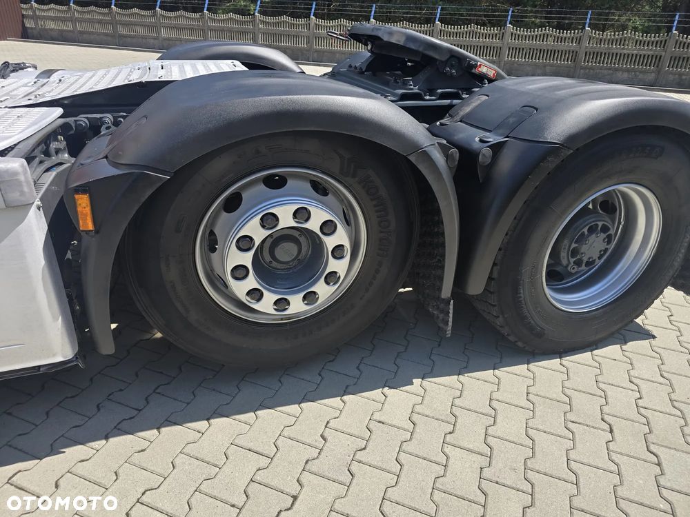 DAF XF510 FTG 6x2 - 26