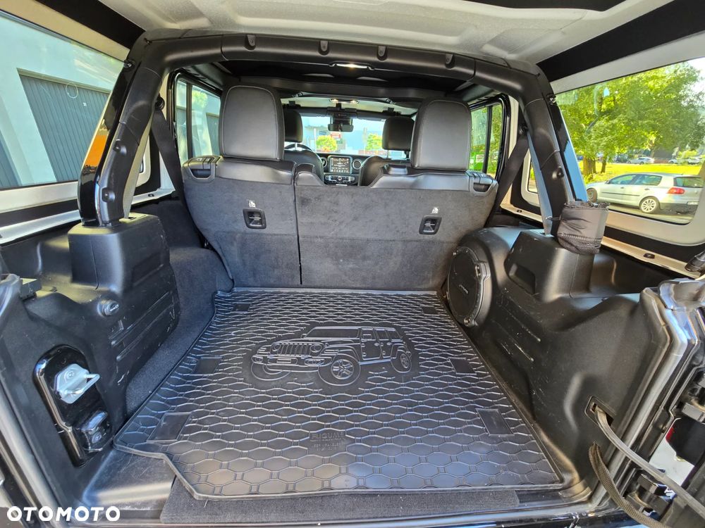 Jeep Wrangler Unlimited 2.2 CRD Sahara - 18