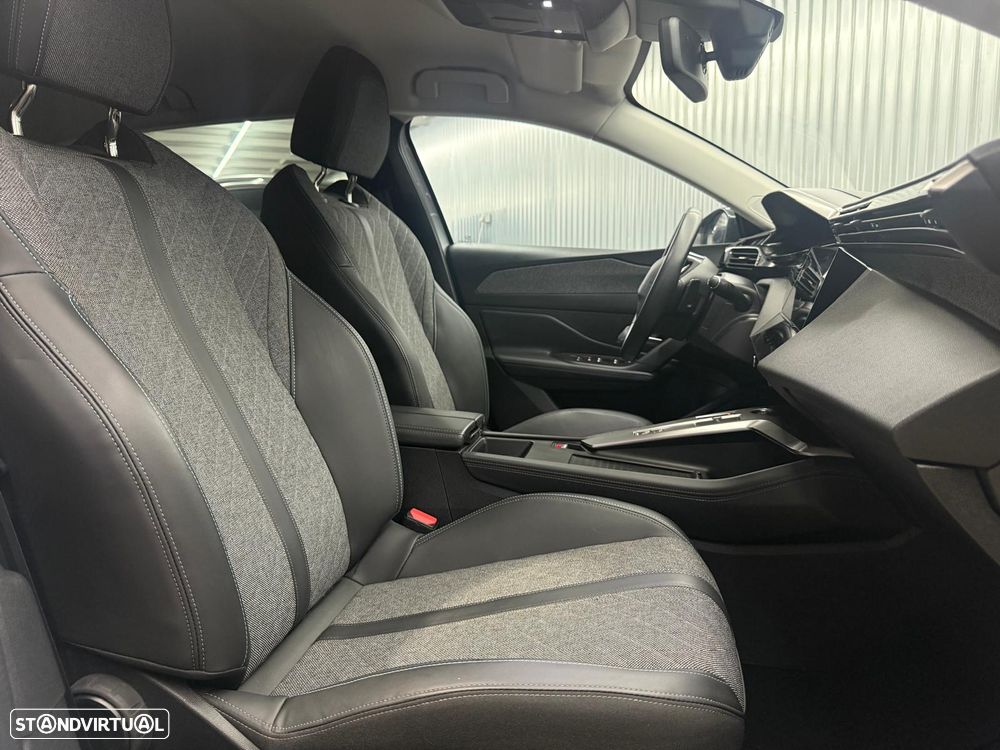 Peugeot 408 1.6 Hybrid Allure Pack e-EAT8 - 24