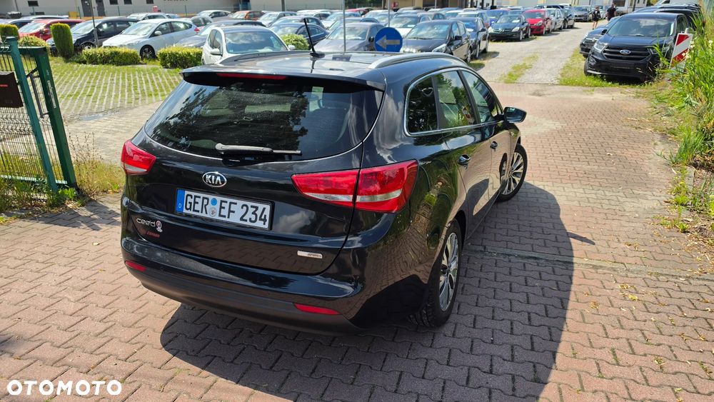 Kia Ceed 1.6 GDI Dream Team Edition - 18