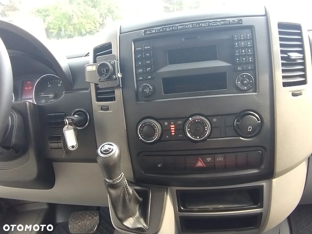 Mercedes-Benz Sprinter - 4