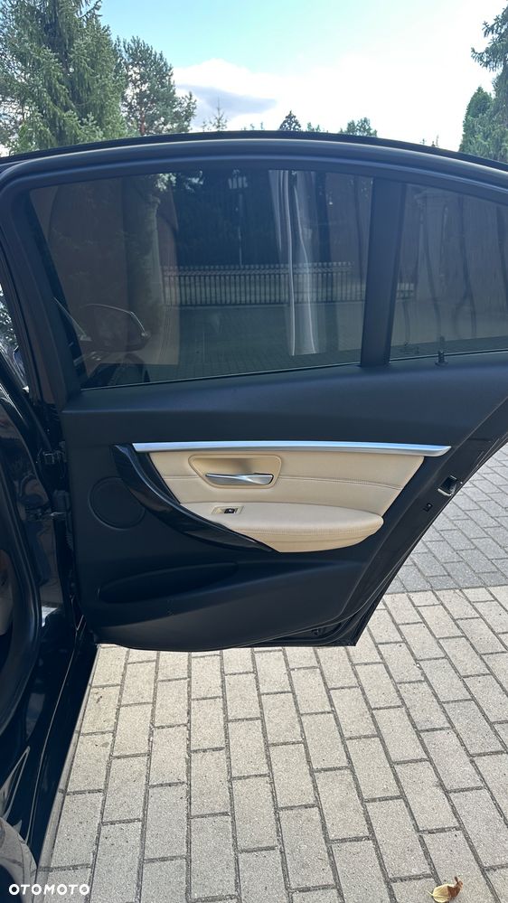 BMW Seria 3 330i Luxury Line sport - 9