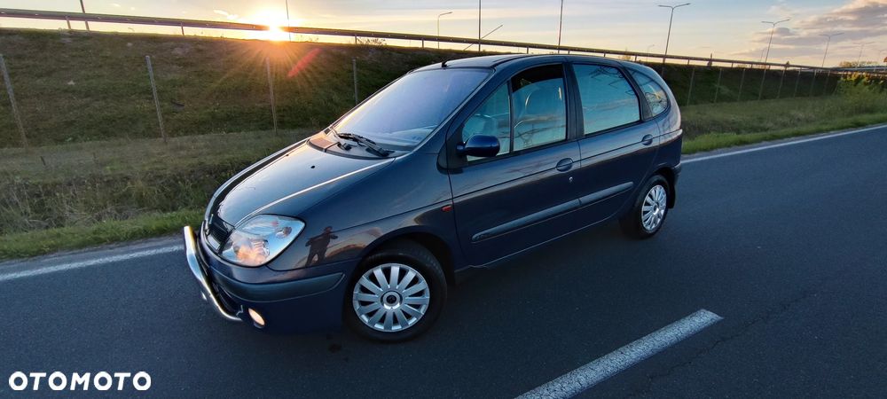Renault Scenic 2.0 16V Privilege - 3
