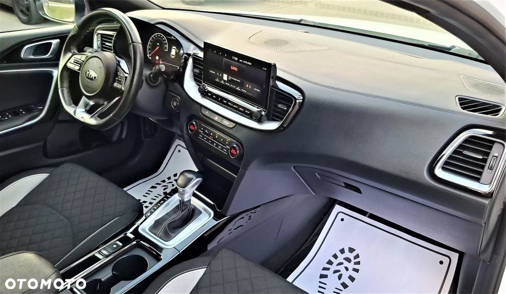 Kia Ceed 1.5 T-GDI DCT7 OPF GT Line - 25