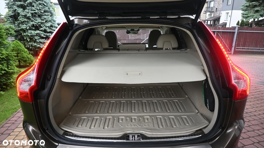 Volvo XC 60 D5 AWD Summum - 16