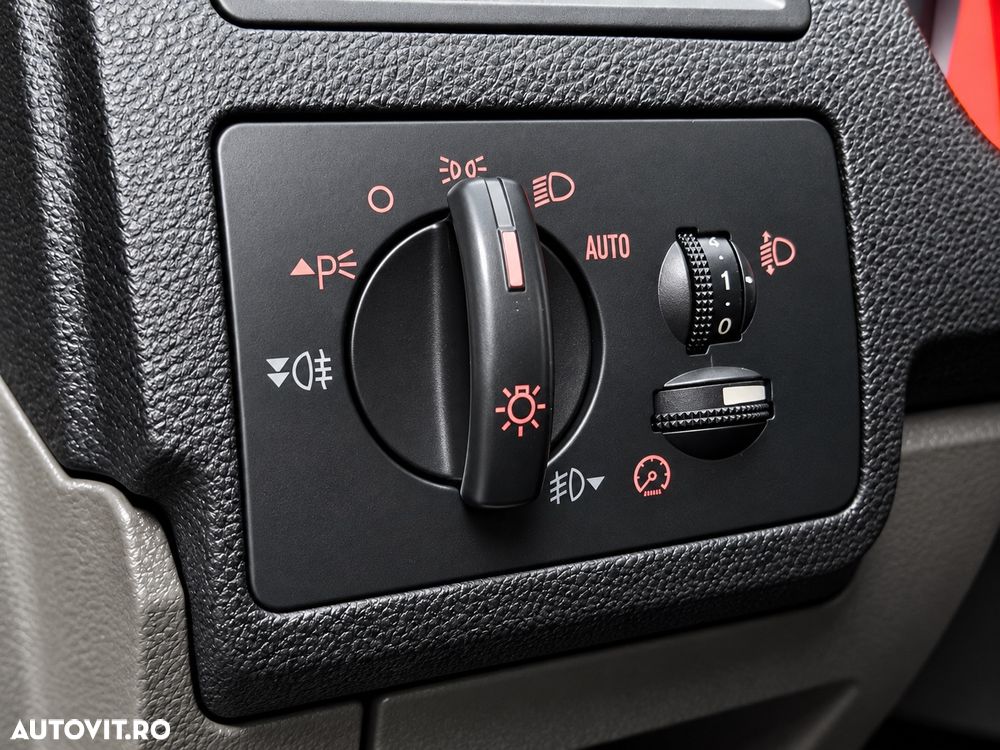 Ford Kuga - 12
