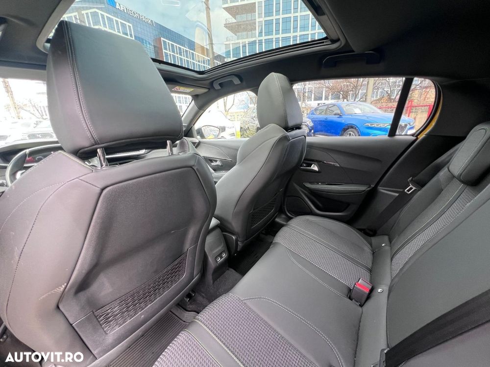 Peugeot 208 1.2 L PureTech STT EAT8 GT Line - 14