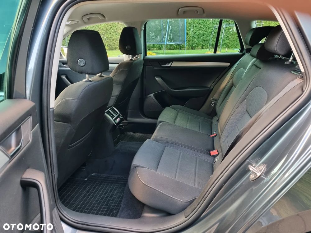 Skoda Superb 1.6 TDI DSG Style - 9